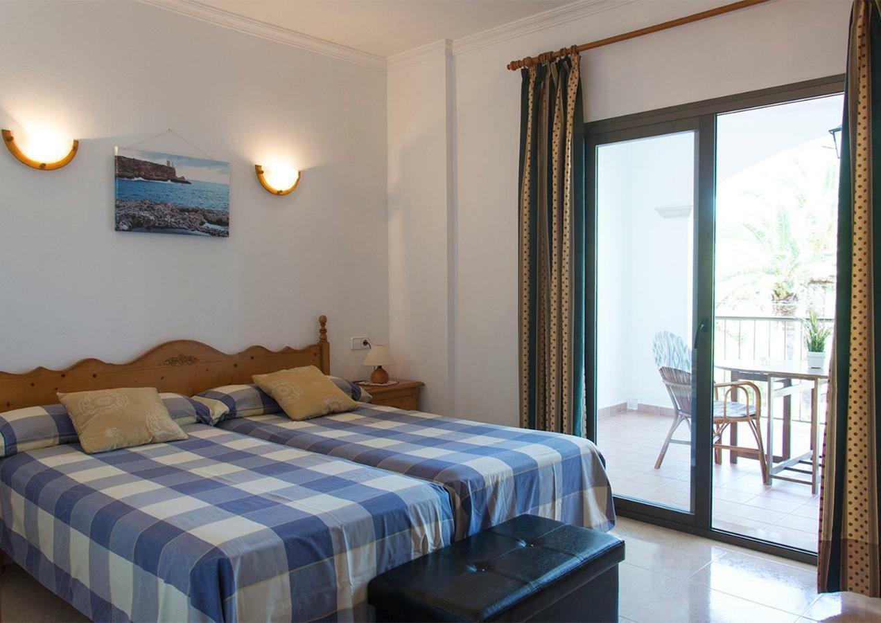 Apartamentos Vista Al Puerto Cala Figuera  Exteriör bild